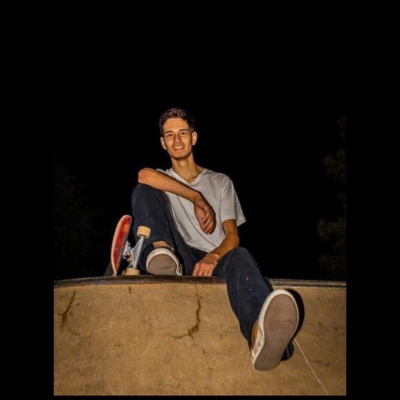 Meet your Posher, Miguel - Picture 1 of 1